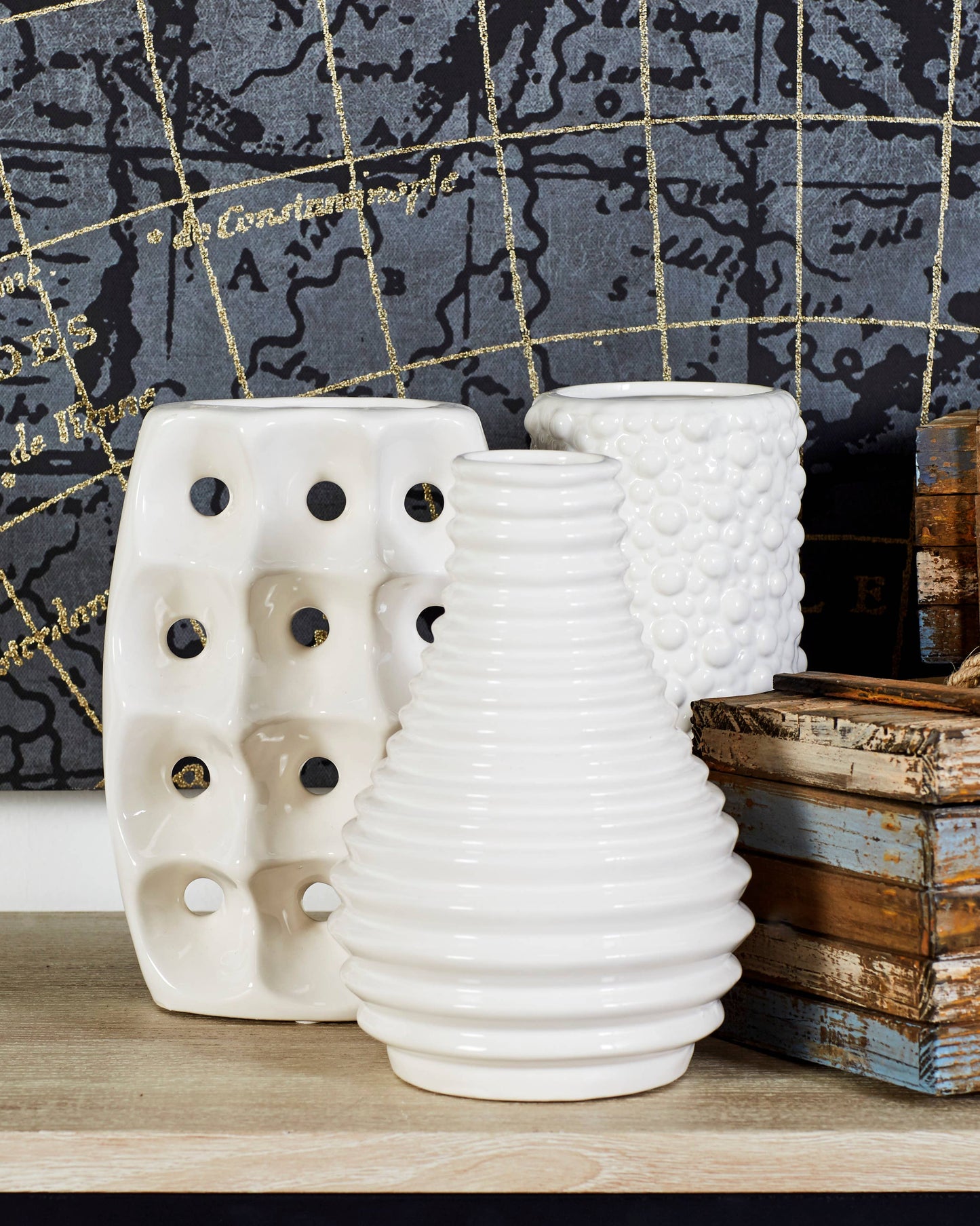 CosmoLiving by Cosmopolitan Assorted Ceramic Vases