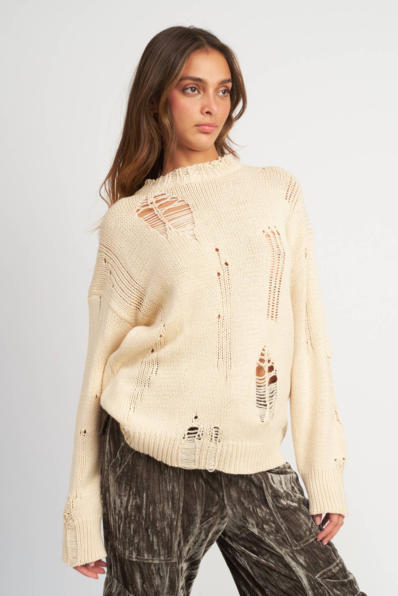 DISTRESSED OVERSIZED SWEATER - CREAM