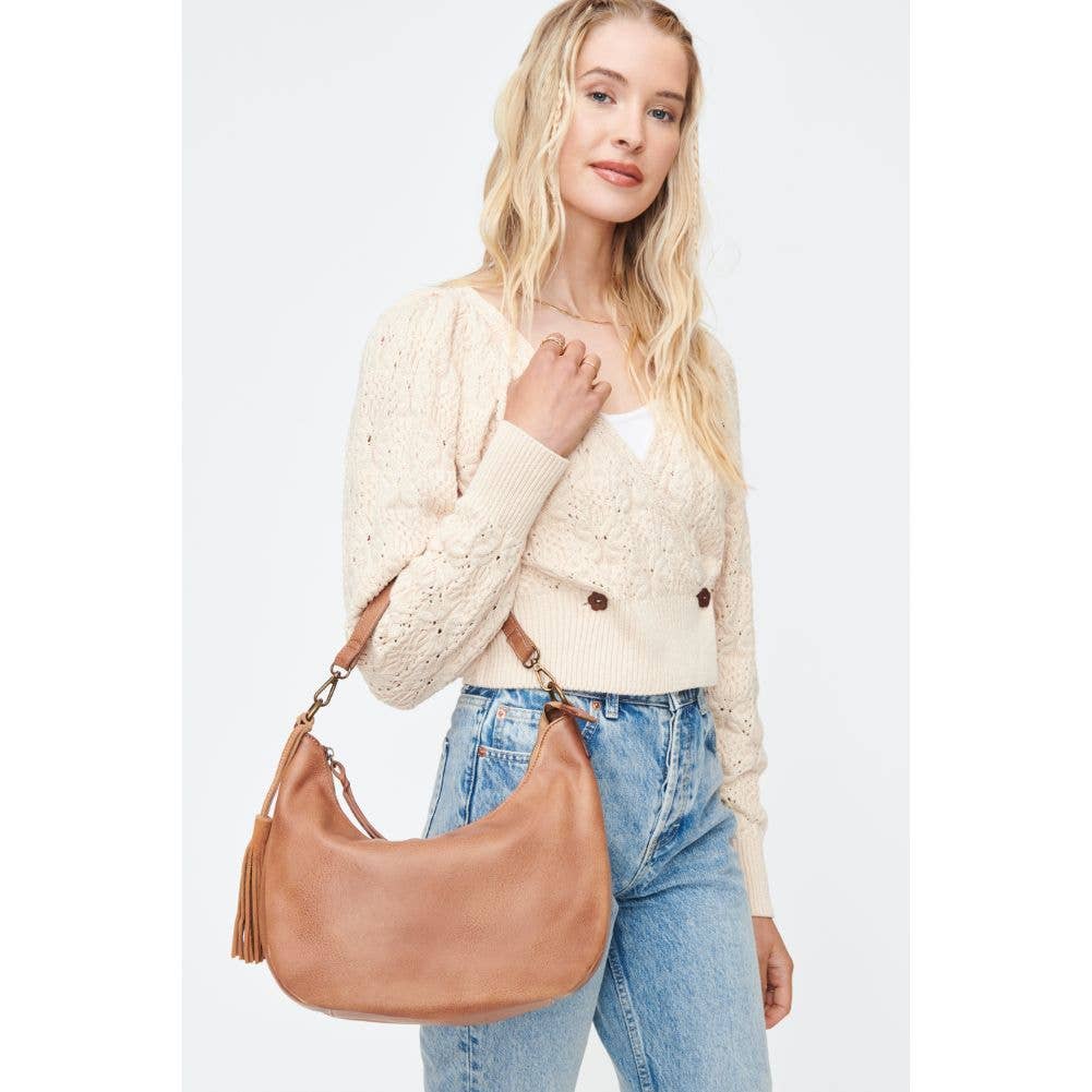 Ella Hobo: Tan