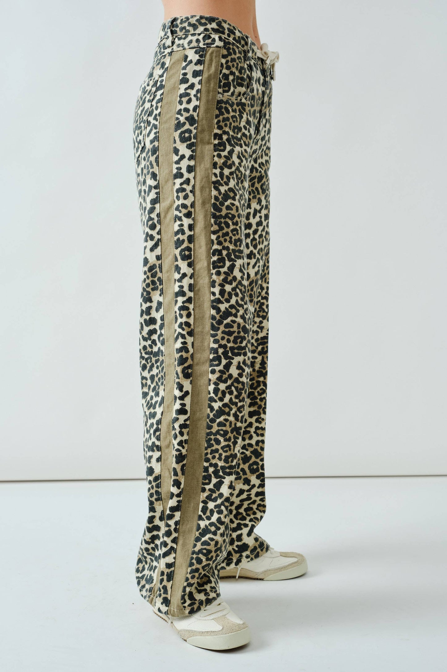 Leopard Slouchy Straight Jeans