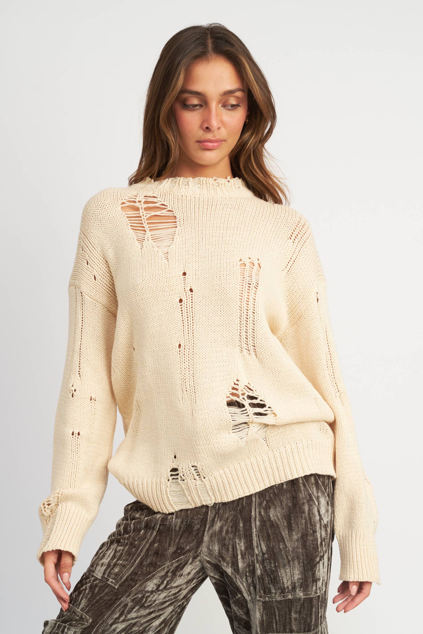 DISTRESSED OVERSIZED SWEATER - CREAM