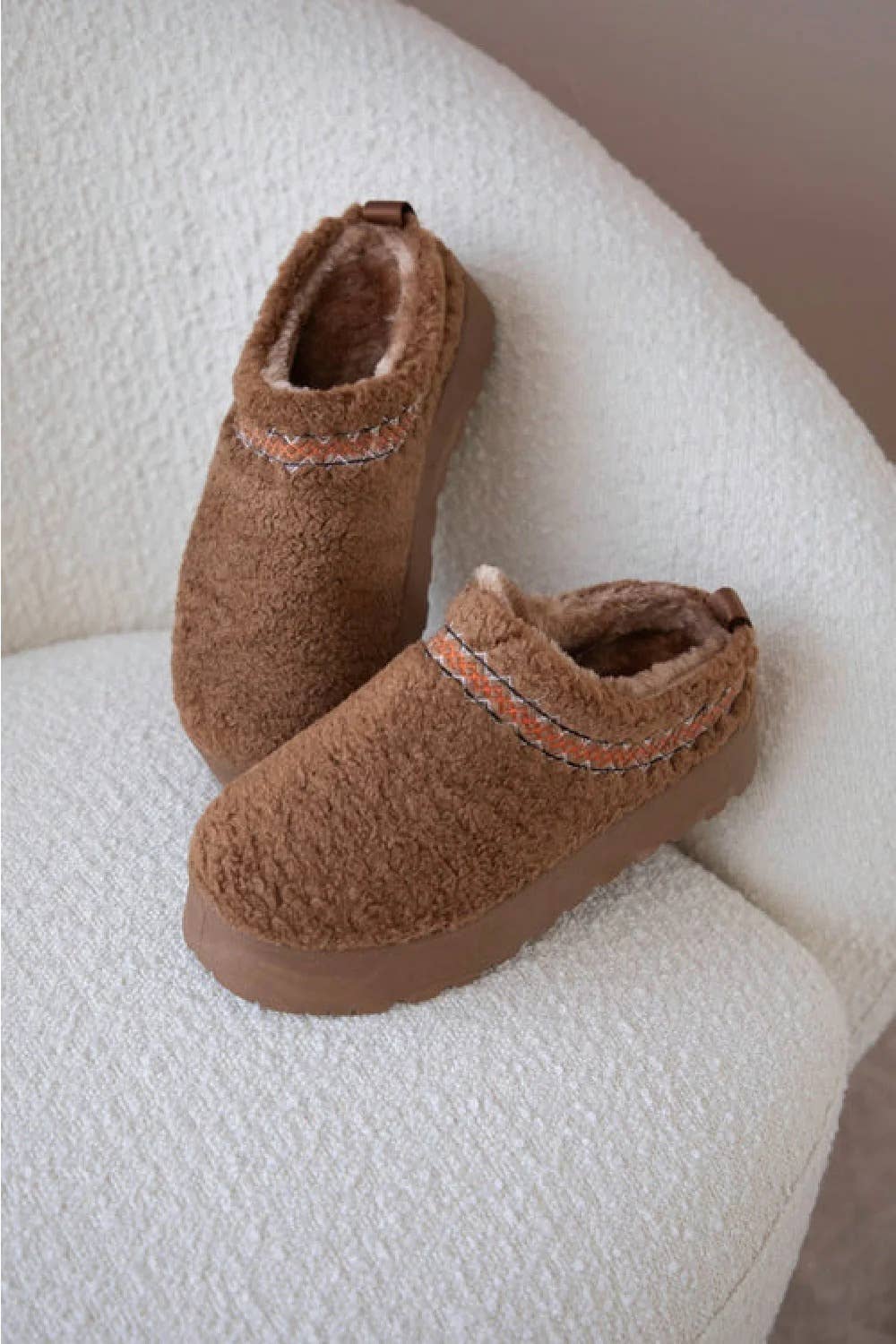 CHESTNUT TEDDY FAUX FUR FLATFORM SLIPPERS