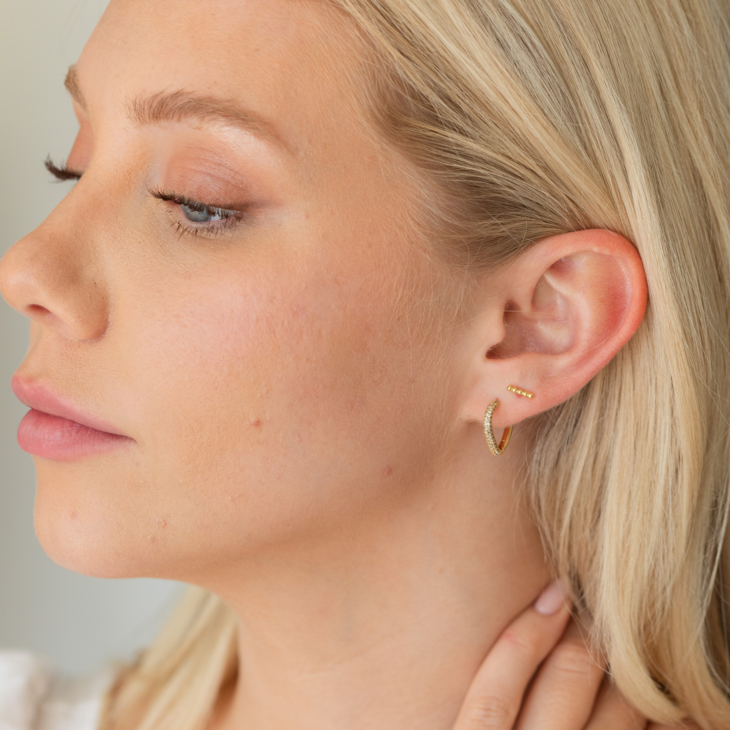 Dot Bar Stud On Velvet Gift Tag: Gold