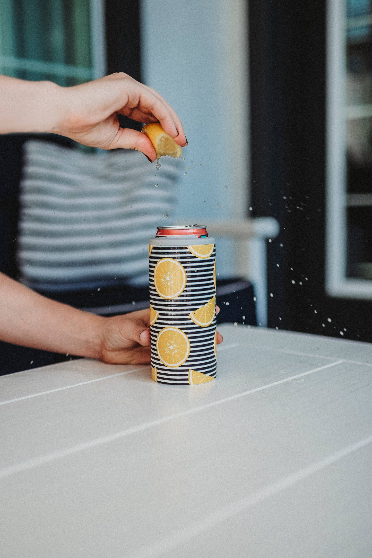 Slim Can Cooler Lemon Stripes