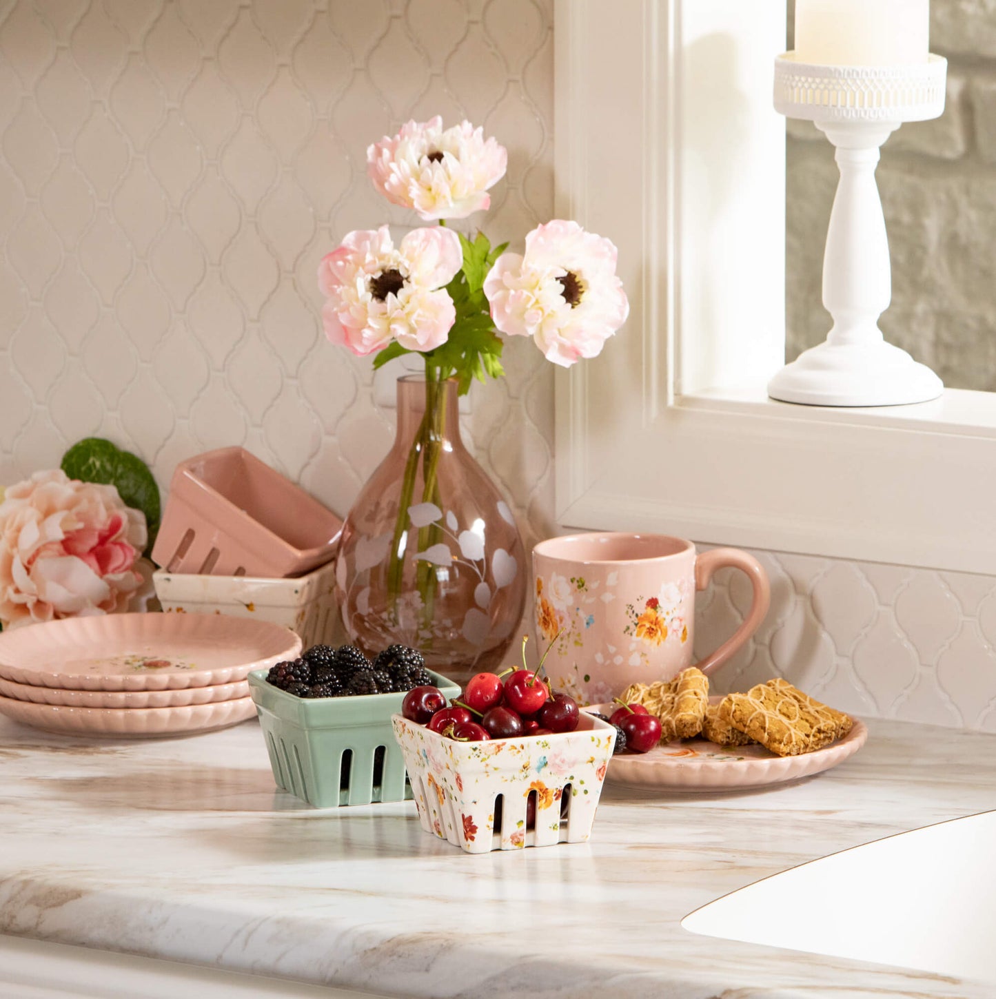 Ceramic Berry Bowl Colander